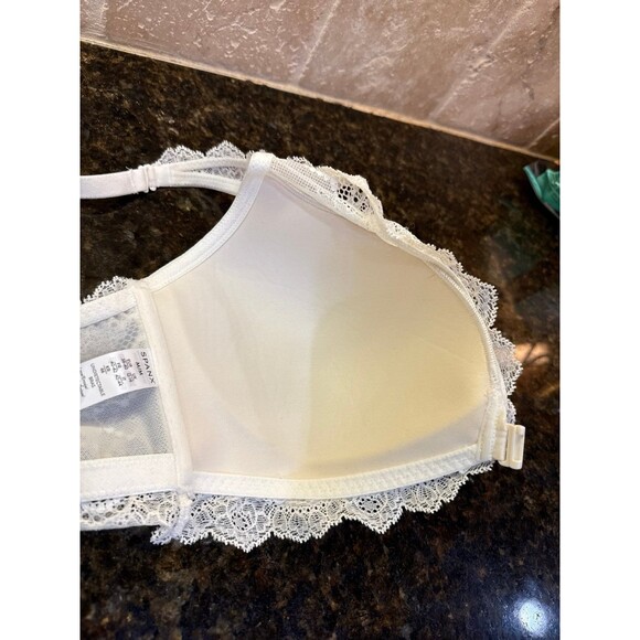 Spanx 30032R Women’s Undietectable Push-up Plunge Bra in Powder Medium NWOT - Picture 4 of 6